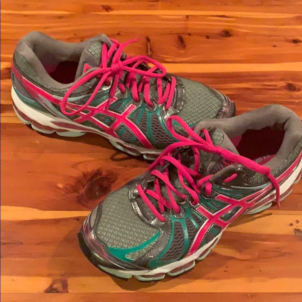 asics gel nimbus size 9